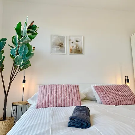 Apartmán Stylish With Balcony Near Vienna Wiener Neudorf