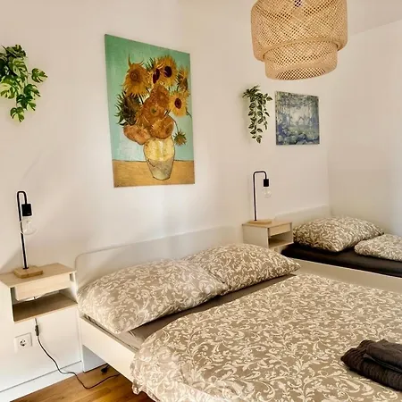 Stylish With Balcony Near Vienna Apartmán Wiener Neudorf